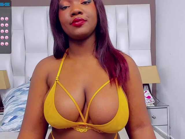 لقطات البث AnneBullock