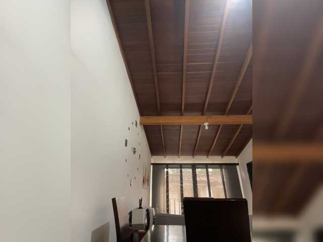 لقطات البث AnnieBom