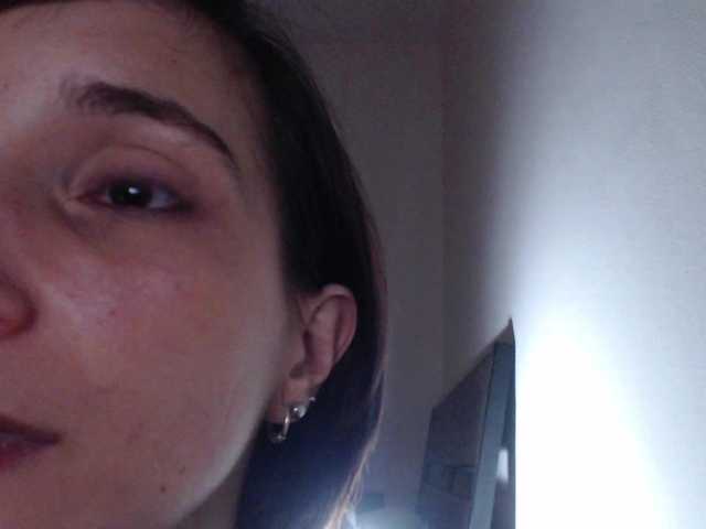 لقطات البث Anya-sax