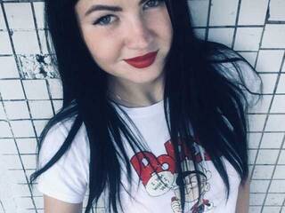 دردشة الفيديو المثيرة anyaraspberry