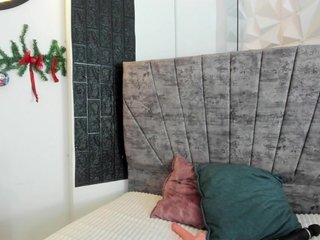 دردشة الفيديو المثيرة April-sc