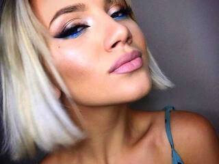 دردشة الفيديو المثيرة AprilJuicy