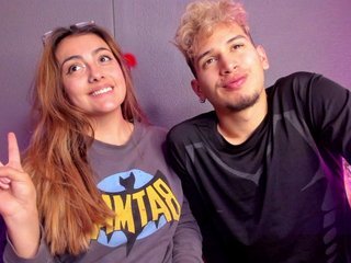 دردشة الفيديو المثيرة AprilNick