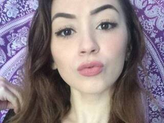 دردشة الفيديو المثيرة ArianaGG