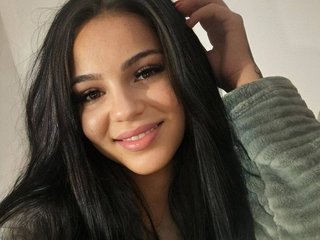 دردشة الفيديو المثيرة ArielaRaven