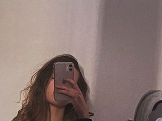 دردشة الفيديو المثيرة AriellaFerr00