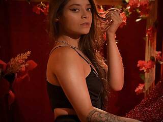 دردشة الفيديو المثيرة AryaLovejoy