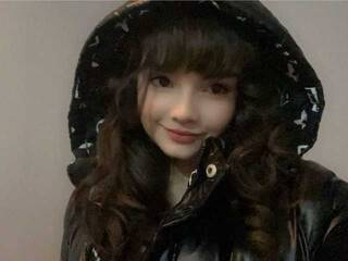 دردشة الفيديو المثيرة AryaStarky