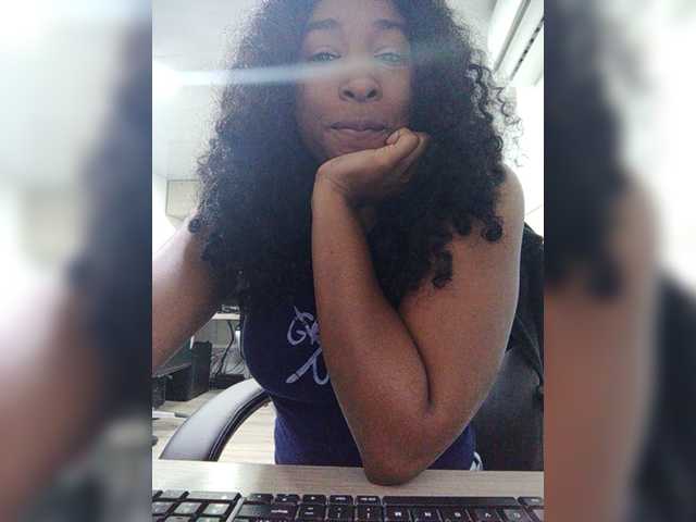 لقطات البث AshantiJones