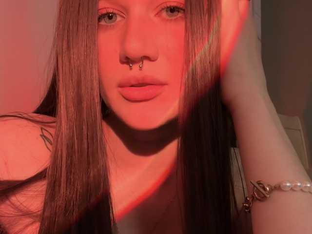 صورة الملف الشخصي KarinaGrey