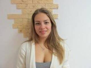 دردشة الفيديو المثيرة averill