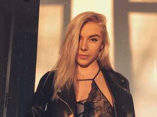 دردشة الفيديو المثيرة Babe-Bianca