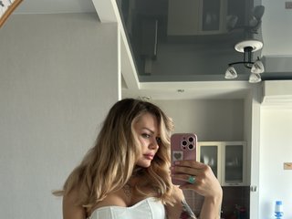 دردشة الفيديو المثيرة Baby-blonde