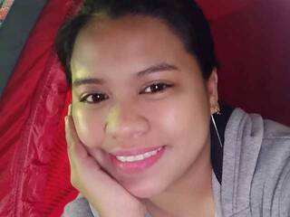 دردشة الفيديو المثيرة BabyBrie