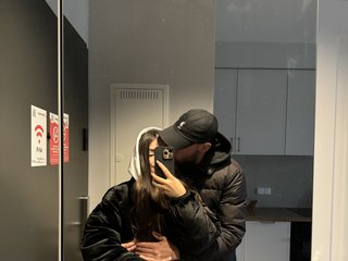 دردشة الفيديو المثيرة babyymommyanddadyy
