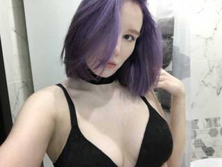 دردشة الفيديو المثيرة Mileenna