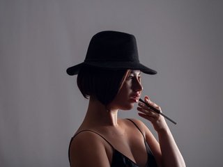 دردشة الفيديو المثيرة Belatrice