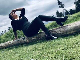 دردشة الفيديو المثيرة bella-devil