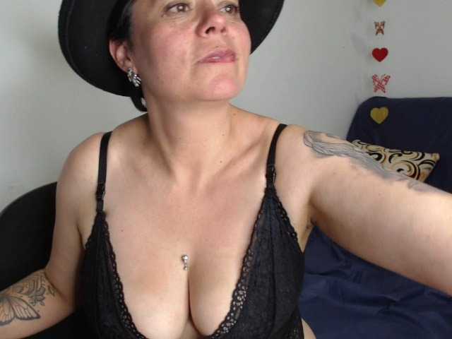 لقطات البث bella-devil