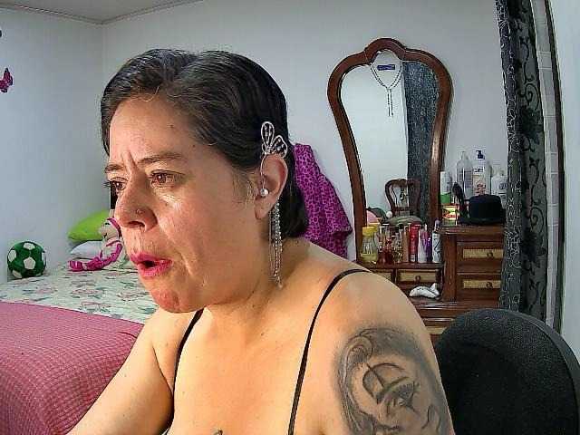 لقطات البث bella-devil