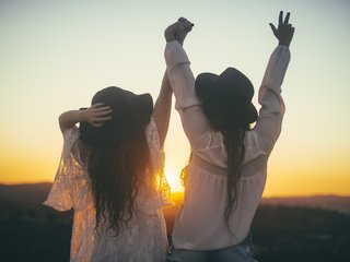 دردشة الفيديو المثيرة bestie-moons