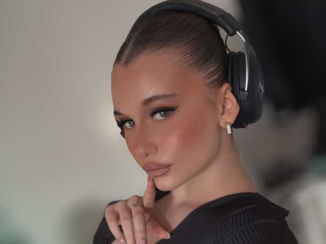 صورة الملف الشخصي BettyGrey