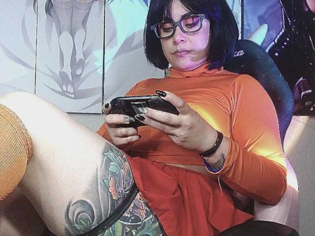 الصور BiankaTayler VELMA DINKLEY