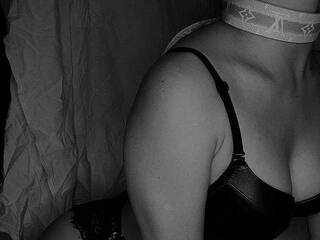 دردشة الفيديو المثيرة bj-Fox