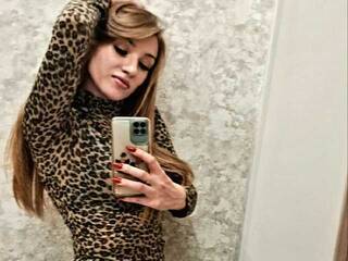 دردشة الفيديو المثيرة Black-Wine