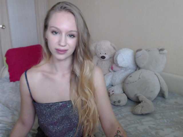 الصور BlondeAlice Hello! Im Alice, glad to see u here! Tip me for buzz my pussy! Take me in my pvt show first! Muah!