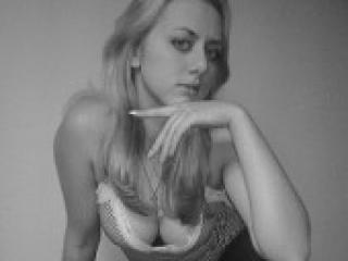 دردشة الفيديو المثيرة blondias