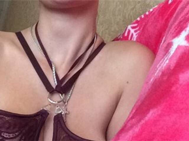 لقطات البث Blondishka