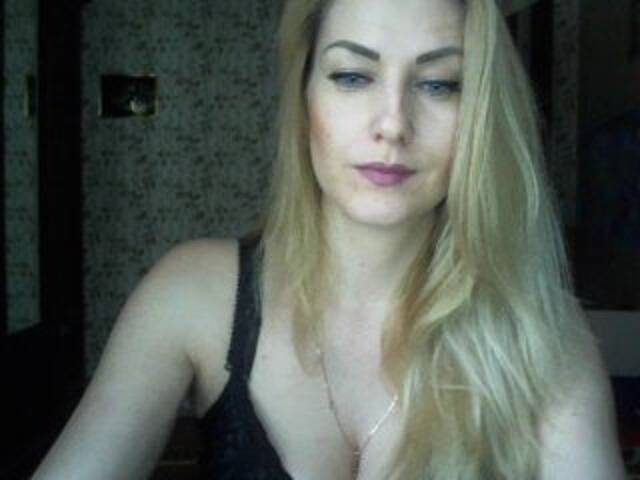 لقطات البث blondyle