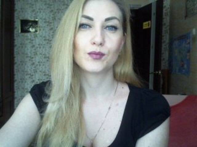 لقطات البث blondyle