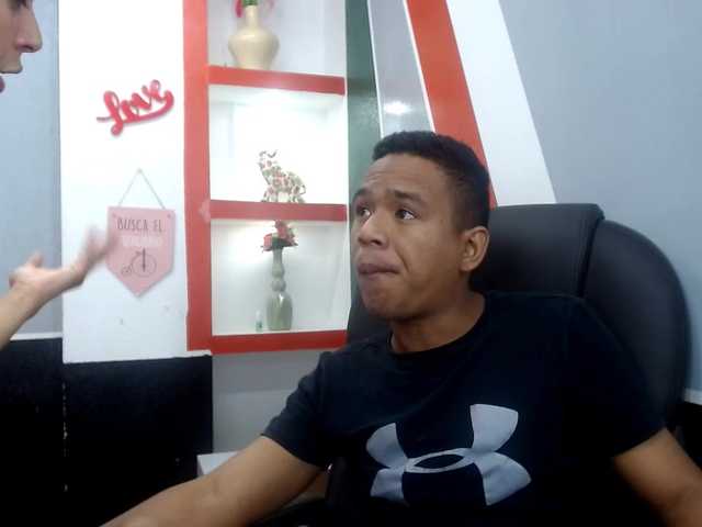 لقطات البث BobbyandKatri