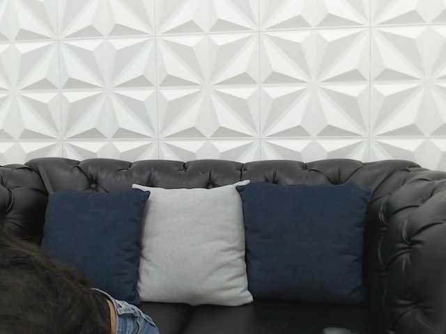 لقطات البث ally-devis