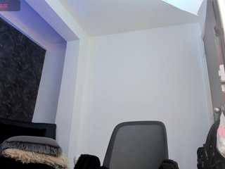 دردشة الفيديو المثيرة BeshaMoore