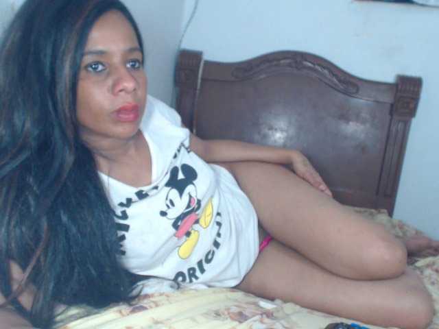 لقطات البث alondra_groot