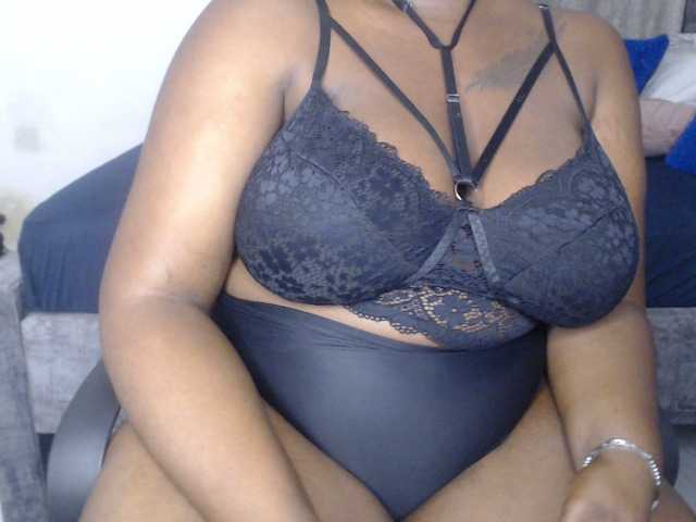 لقطات البث Boobyz