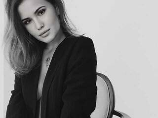 دردشة الفيديو المثيرة BrilliantKimmy