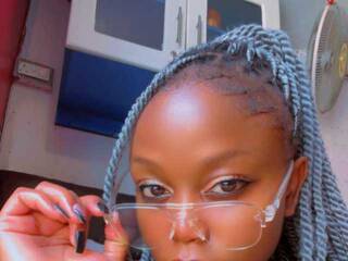 دردشة الفيديو المثيرة Bubbly-petite