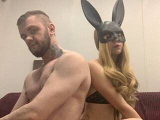 دردشة الفيديو المثيرة bunny-hunter