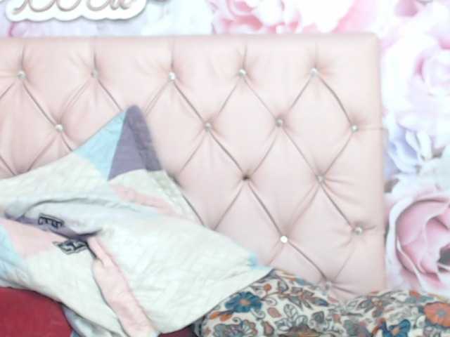 لقطات البث BustyAngela