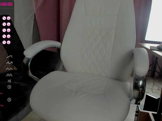 لقطات البث C-a-n-d-y-585