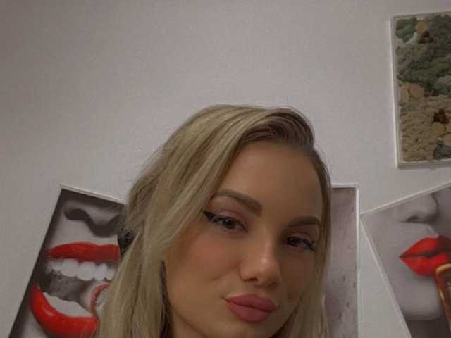 صورة الملف الشخصي CallmeAnna