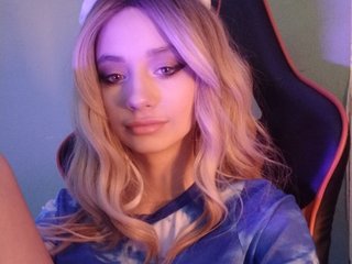 دردشة الفيديو المثيرة CamDragonic24