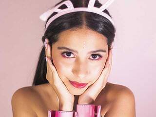 دردشة الفيديو المثيرة CamiiSummer