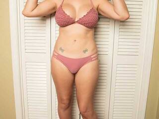 دردشة الفيديو المثيرة CamilaColin