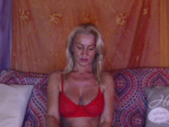 الصور candy12cane Strip Show in PVT! blonde #classy #sensual #show #private #oil #naked #bigboobs #c2c #talkative #tan