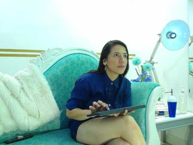 لقطات البث CandyAndRoose